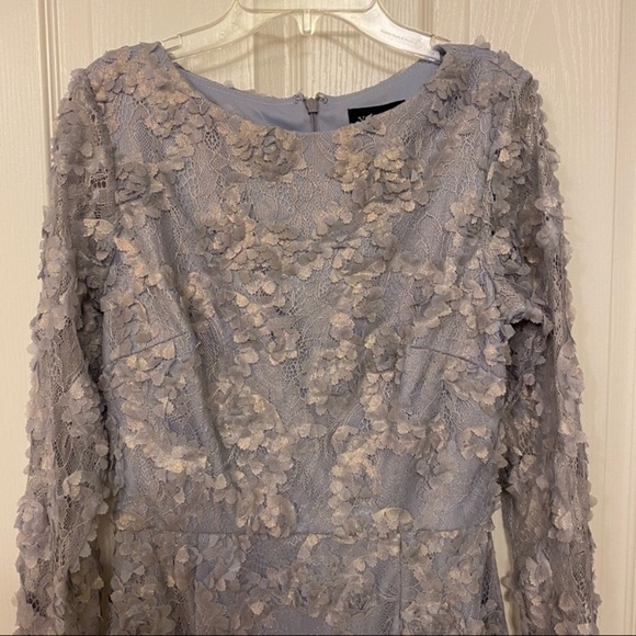 XSCAPE Metallic Lace Sheer Long Sleeve Bodycon Dress in Grey/Gold - Picture 4 of 10